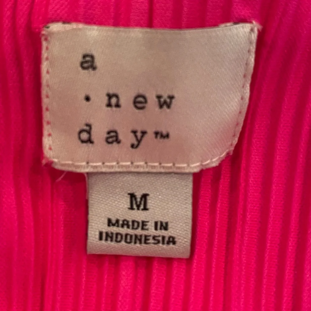 A New Day Vibrant Pink Long Sleeve Top Size Medium - Picture 3 of 7